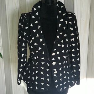 ARMANI COLLEZIONI (Made in Italy) WOMEN’S CROPPED BLAZER.